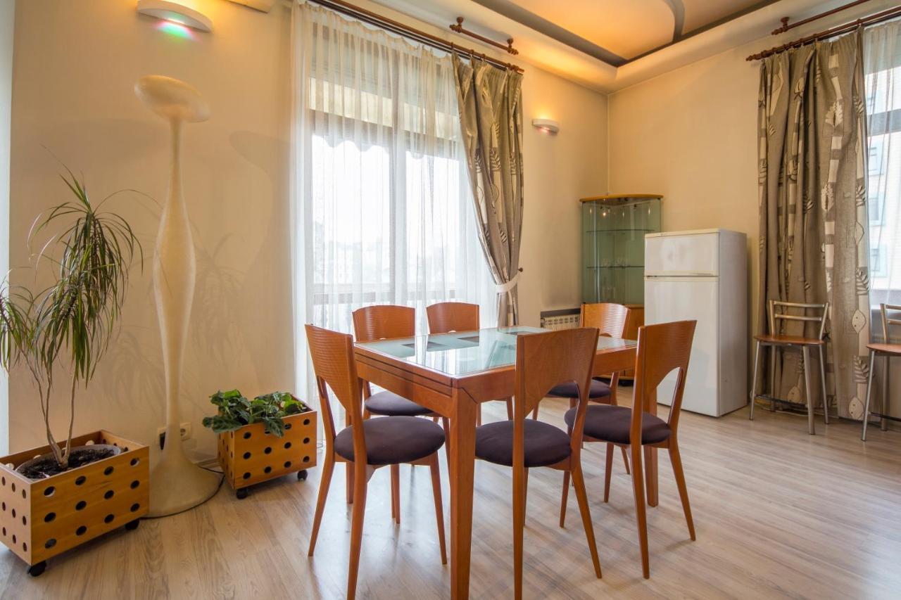 Central Apartments On Khreschatyk キエフ エクステリア 写真